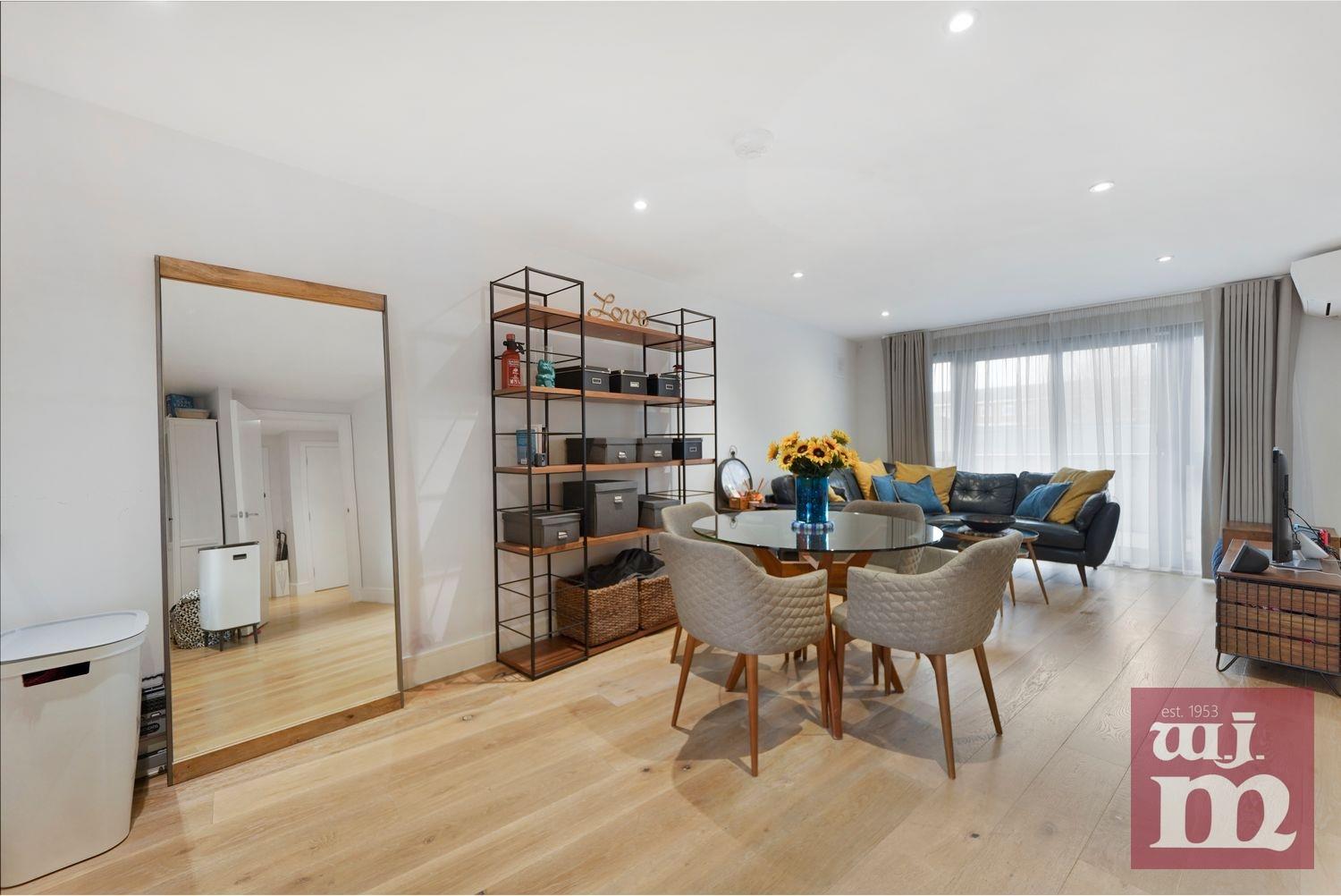2 bed property in Linea Court, Bow